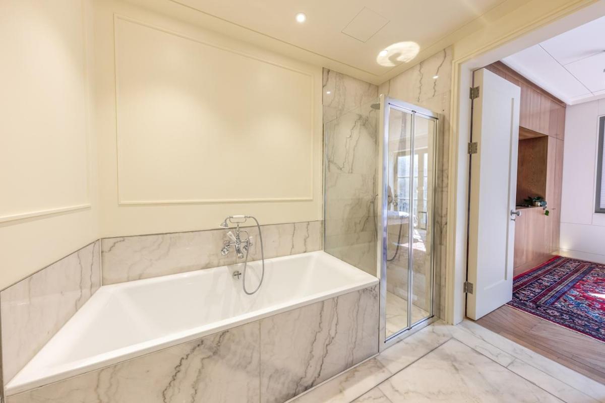Entire Primrose Hill Townhouse - Modern Oasis #1 Casa vacanze *